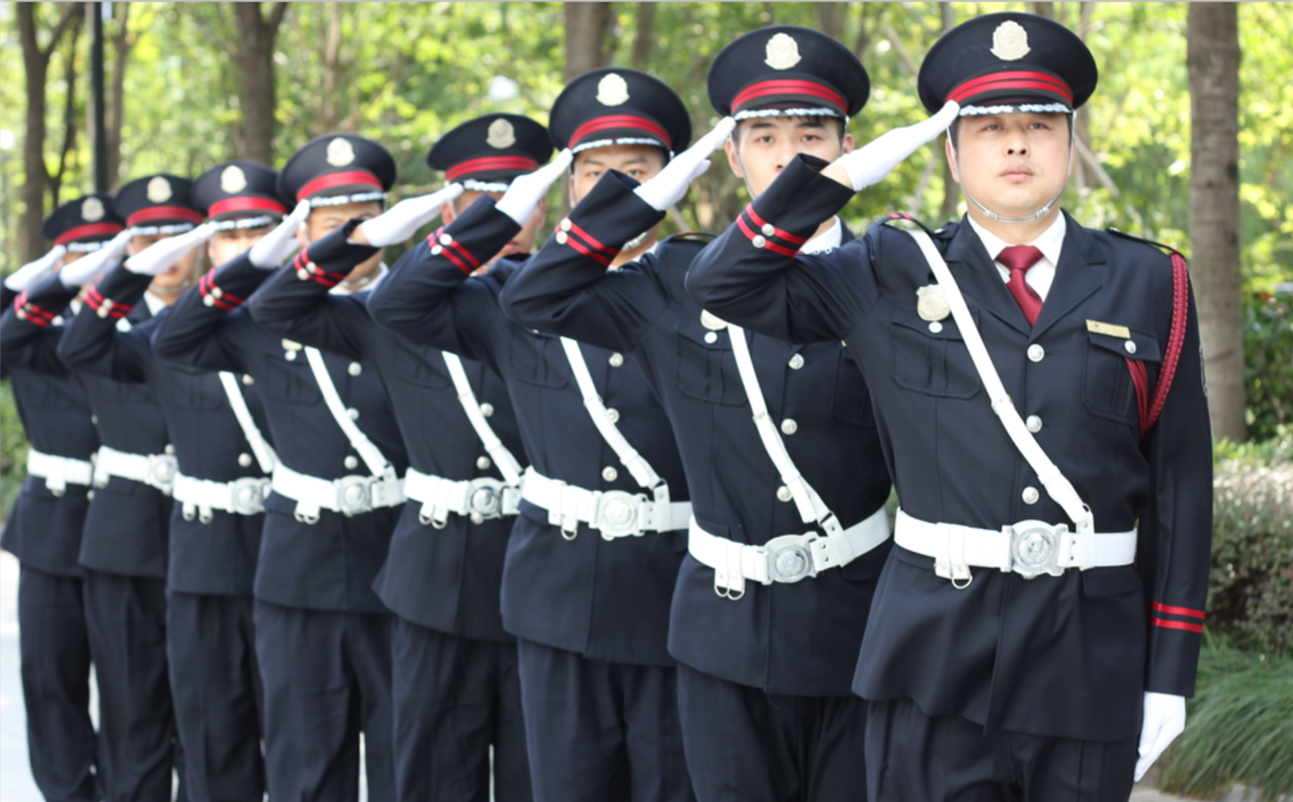 贴心服务 建行管家：建行省分行领导表彰UG环球物业服务团队