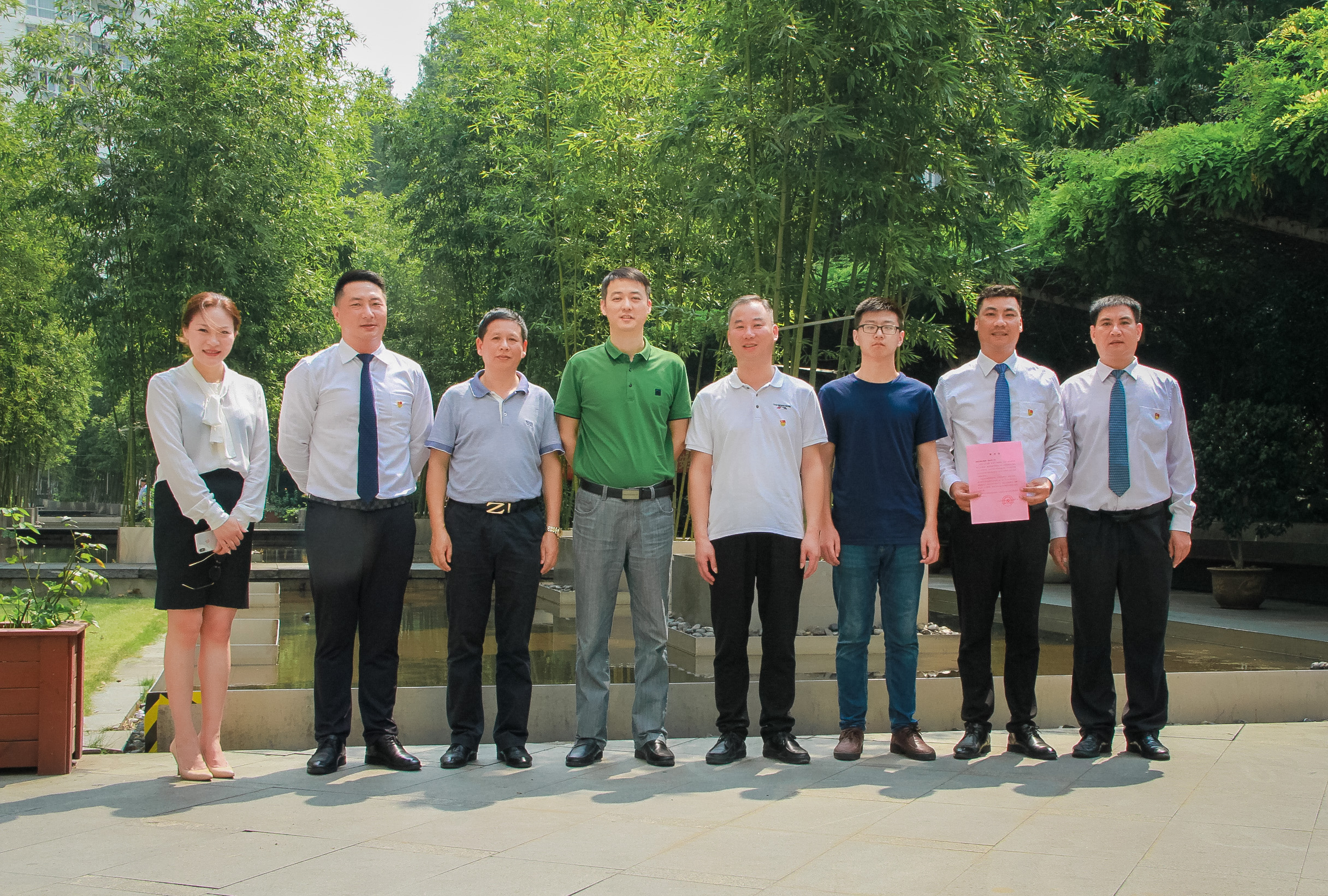 浓情中秋 关怀满溢|UG环球一线物业工作人员受中共市物业行业协会委员会领导慰问